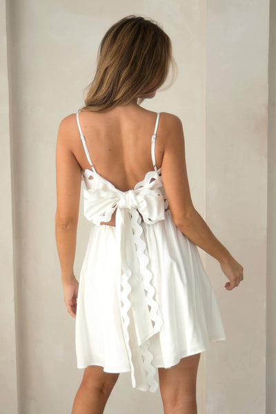 LD1280 Scallop Cut-Out Mini Dress: Off-White / MEDIUM