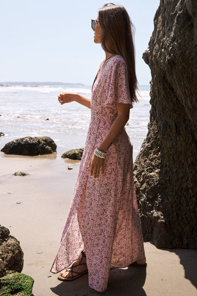DITSY FLORAL FLARED SURPLICE FAUX WRAP MAXI DRESS: L / Light Pink