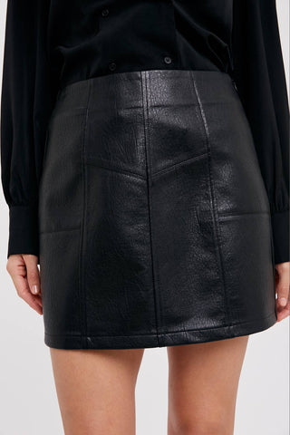 VEGAN LEATHER MINI SKIRT: CAMEL / S