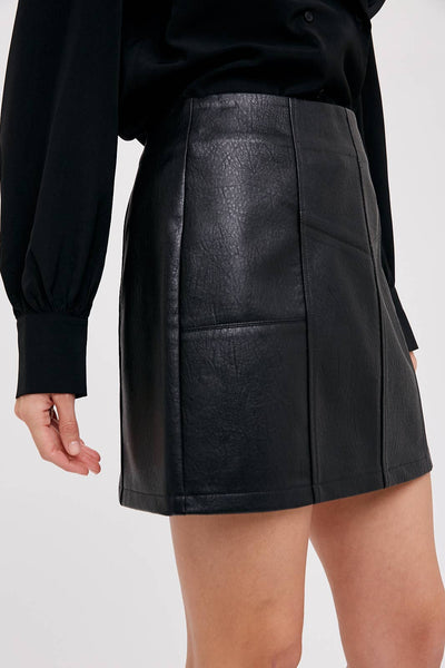 VEGAN LEATHER MINI SKIRT: CAMEL / S