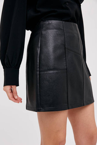 VEGAN LEATHER MINI SKIRT: CAMEL / M