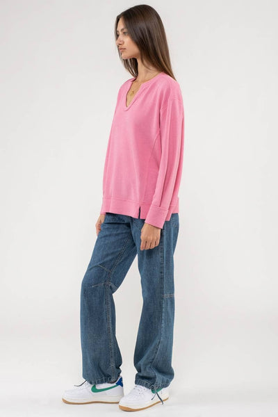 RAW EDGE SPLIT NECK AND HEM RIB KNIT TOP: CREAM