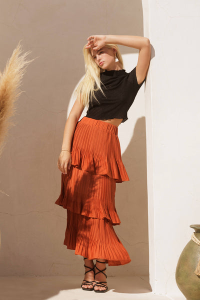 QS8365 Pleated Tiered Skirt: TERRA COTTA / MEDIUM