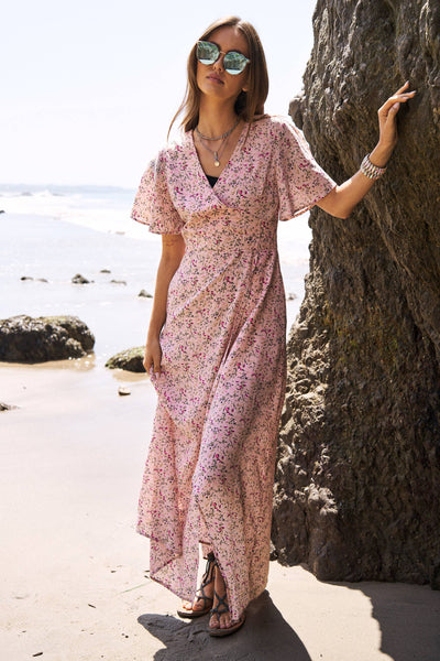 DITSY FLORAL FLARED SURPLICE FAUX WRAP MAXI DRESS: M / Light Pink