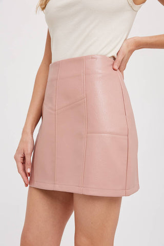 VEGAN LEATHER MINI SKIRT: CAMEL / M