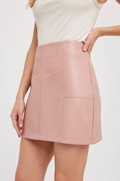 VEGAN LEATHER MINI SKIRT: CAMEL / L