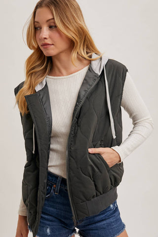 ZIPPER FRONT QUILTED PUFFER VEST CONTRAST HOODIE: ARMY GREEN / M/L