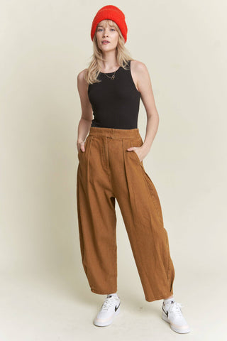 HIGH WAIST PLEATED BAGGY ANKLE LENGTH TROUSERS: MOCHA / S